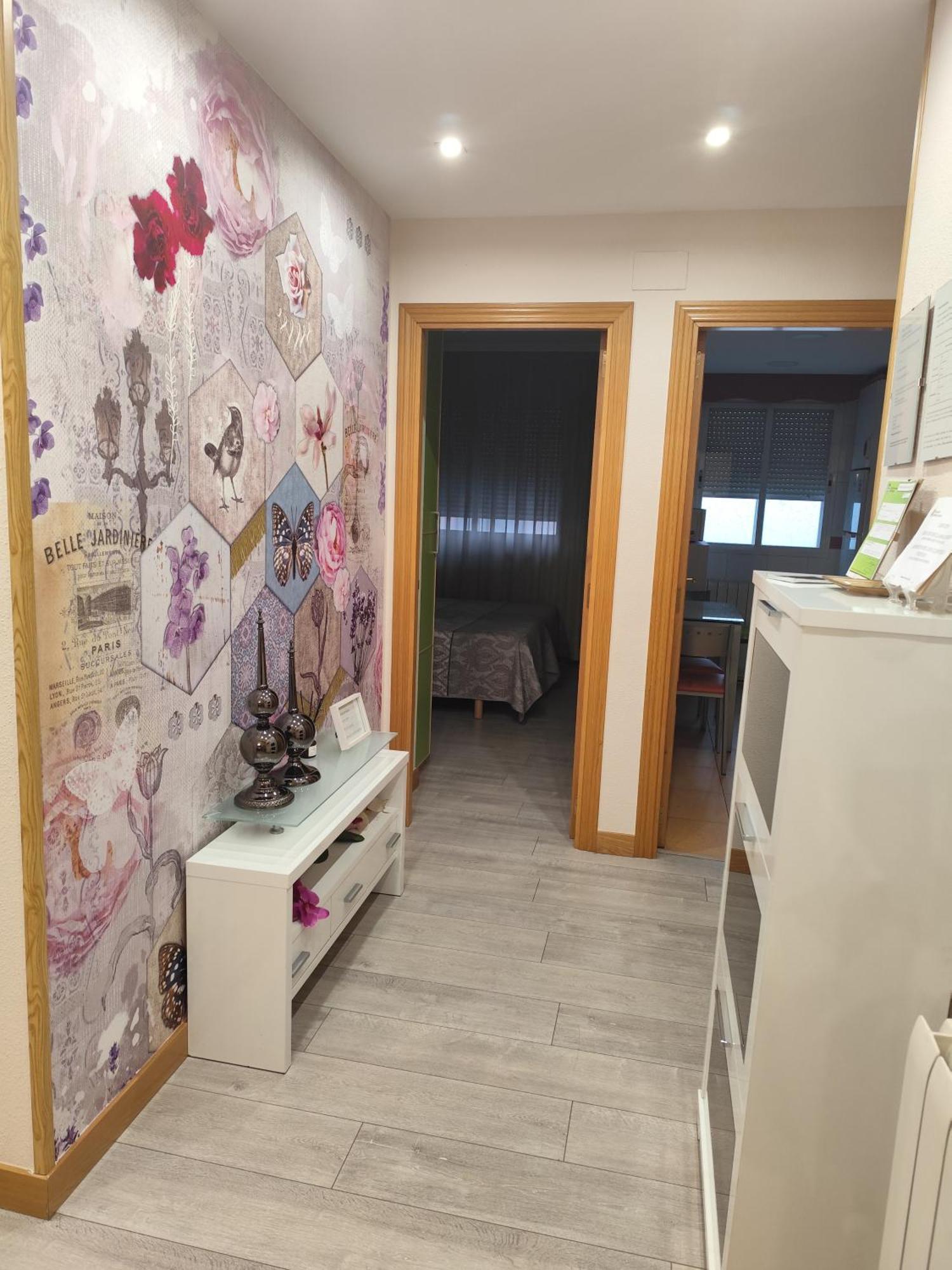 piso de tres dormitorios con garaje y todos los servicios cerca Burgo Exterior foto